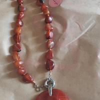 ciondolo e collana  in pietra dura