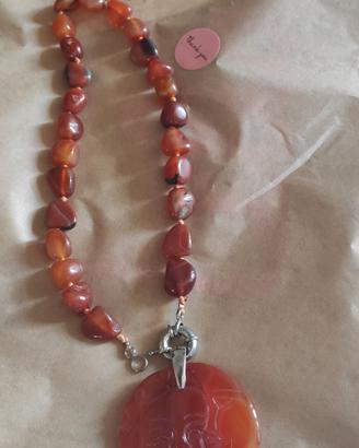 ciondolo e collana  in pietra dura