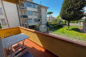 2 LOCALI A VIAREGGIO