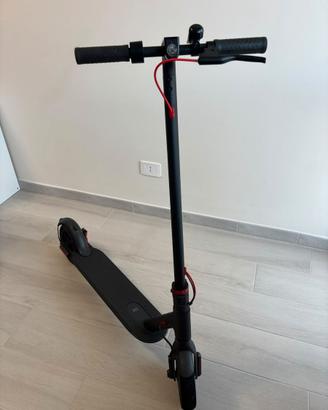 Monopattino Xiaomi Mi Electric Scooter Pro