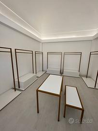Arredamento per negozio di abbigliamento