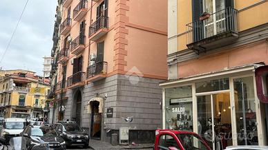 NEGOZIO A CASTELLAMMARE DI STABIA