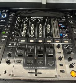 Pioneer CDJ-2000 & DJM-700: Set DJ - Audio/Video In vendita