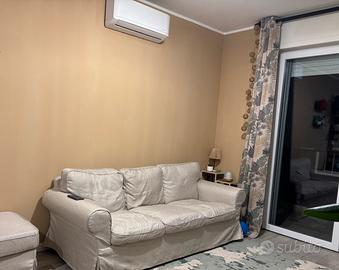 Divano tre posti beige Ikea