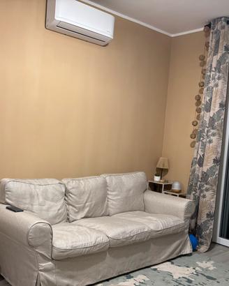 Divano tre posti beige Ikea