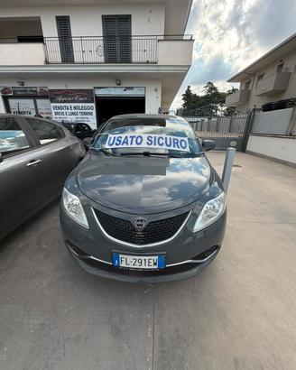 Lancia Ypsilon 1.2 69 CV 5 porte Unyca