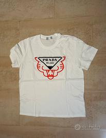 T shirt prada