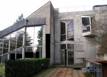 Immobile in asta di 1265 m² con 1 locale a Induno 