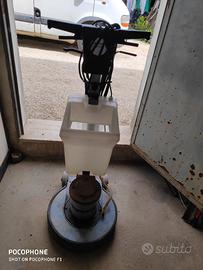 Lavapavimenti lucidatrice monospazzola 