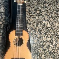 Ukulele soprano Mahalo MM1 con custodia