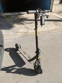 monopattino elettrico jeep 