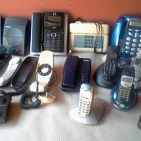 STOCK DI VECCHI TELEFONI