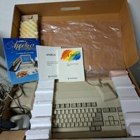 Amiga 500 con accessori