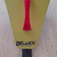 Bullock Defender blocca volante