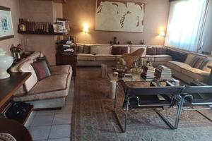 Appartamento di 240 m² con più di 5 locali e box a