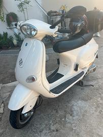 Scuter Piaggio 150 € 1500