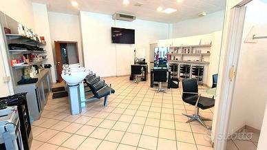 Attività / Licenza di 70 m² con 1 locale a Pesaro