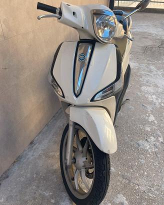 liberty 50 4t del 2017 prezzo 1100€ trattabili