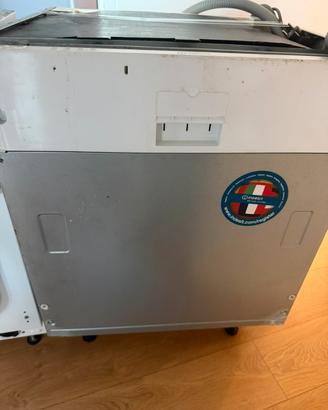 Lavastoviglie indesit a incasso