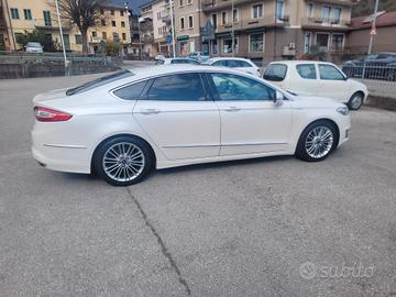 Ford Mondeo Hybrid Vignale Full Optional 