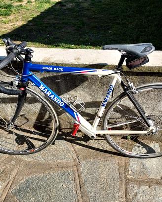 bicicletta da corsa per adolescente