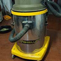 Aspirapolvere per garage auto