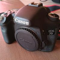 Canon Eos 7D con 8900 scatti