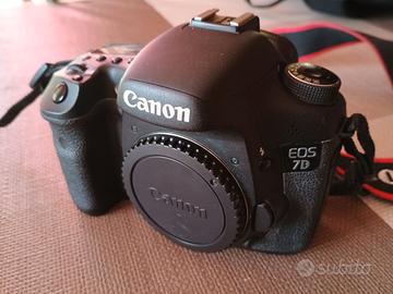 Canon Eos 7D con 8900 scatti