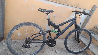 MTB nera ruota 26"