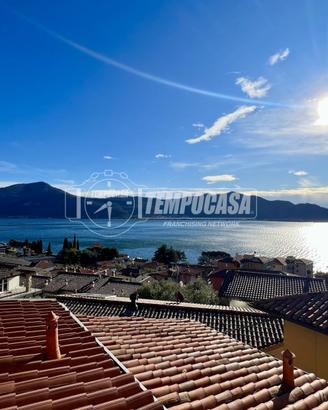 SOLUZIONE INDIPENDENTE CON VISTA LAGO