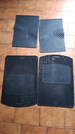 tappetini auto in gomma 