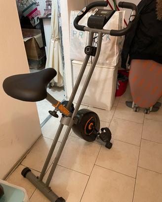 Cyclette pieghevole salva spazio one two fit