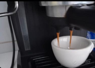 Macchina caffè espresso Delonghi