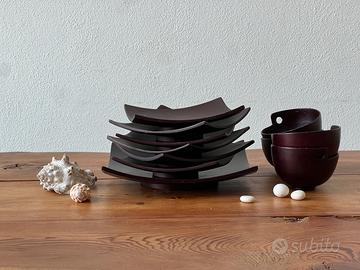 6 tazze, 6 piattini e un piatto grande in bambu’