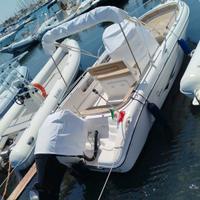 Ranieri Voyager 22 con Mercury Verado 225
