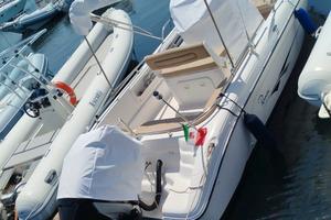 Ranieri Voyager 22 con Mercury Verado 225