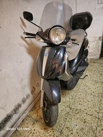 Piaggio Beverly 250