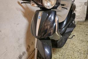 Piaggio Beverly 250