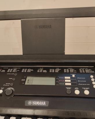 Tastiera digitale portatile Yamaha EZ-220