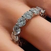 anello veretta con 7 carati di moissanite