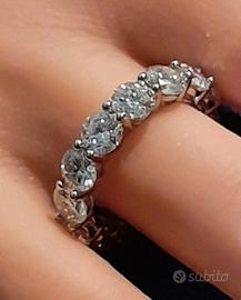 anello veretta con 7 carati di moissanite