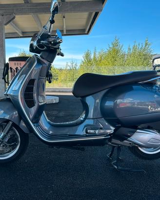 PIAGGIO VESPA GTS 300 HPE TOURING