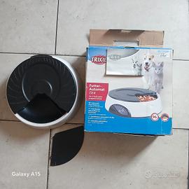 Distributore automatico di cibo 