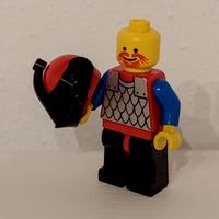 LEGO Castle Minifigure cavaliere con baffi ed elmo