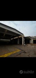 Ampio magazzino/capannone con 200mq uffici