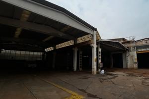 Ampio magazzino/capannone con 200mq uffici