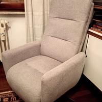 Poltrona JYSK reclinabile manualmente