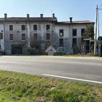 CASA DI CORTE A ATTIMIS