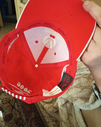 cappellino autografato  da Michael Schumacher 2006