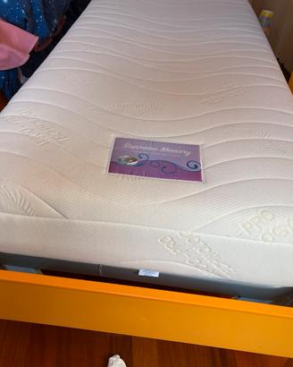 2 letti con materassi